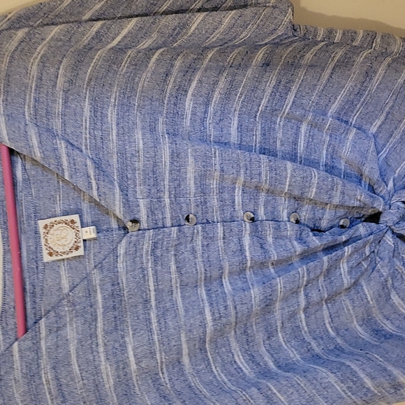 Blouse - Picture 2 of 3